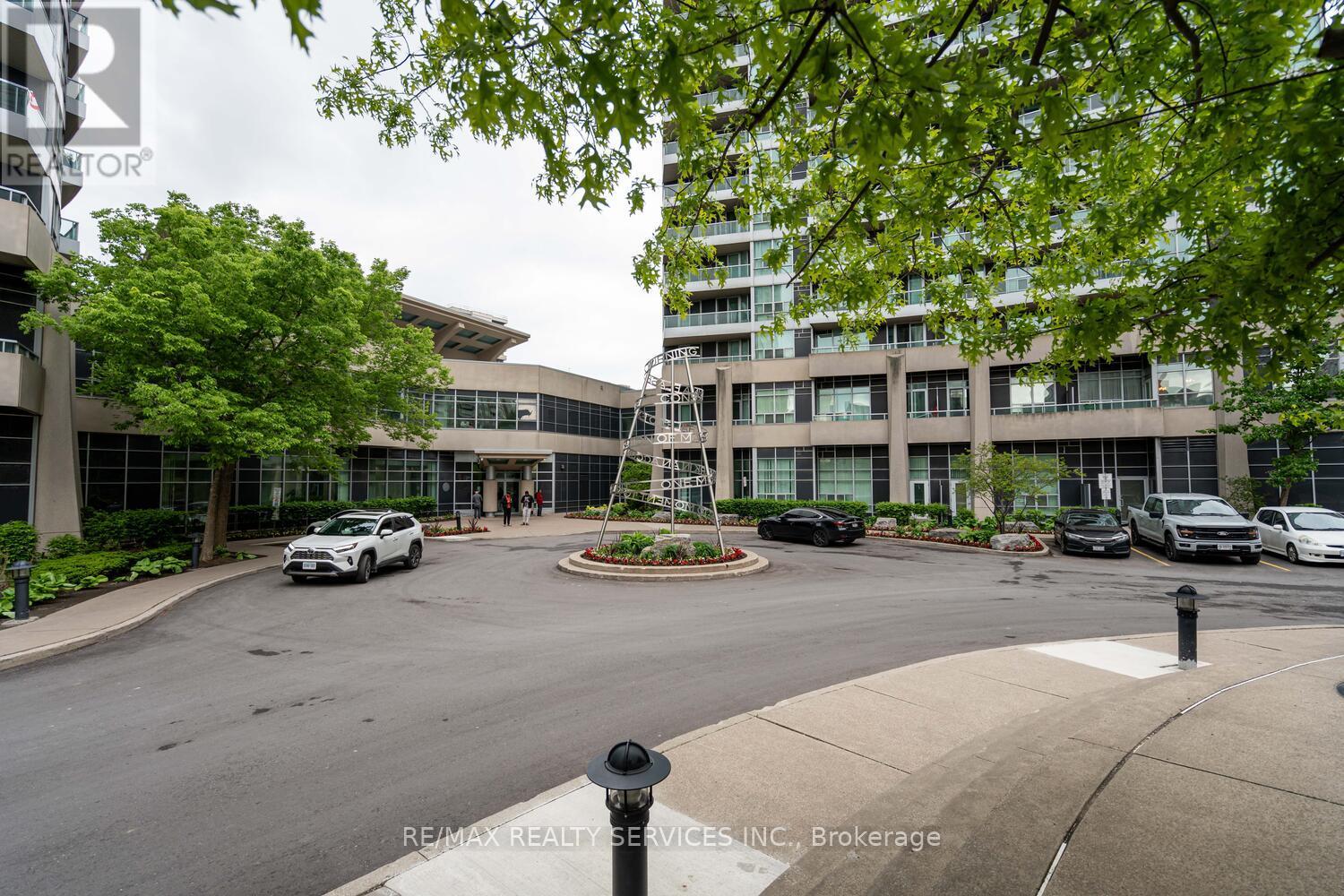 1403 - 33 Elm Drive, Mississauga, Ontario  L5B 4M2 - Photo 6 - W12713372
