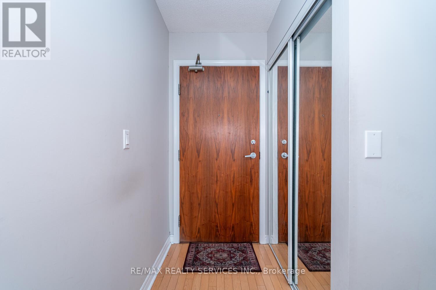 1403 - 33 Elm Drive, Mississauga, Ontario  L5B 4M2 - Photo 9 - W12713372