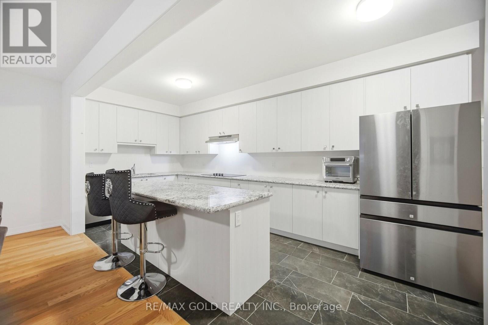 40 Aveena Road, Brampton, Ontario  L6P 0Z5 - Photo 6 - W12713382