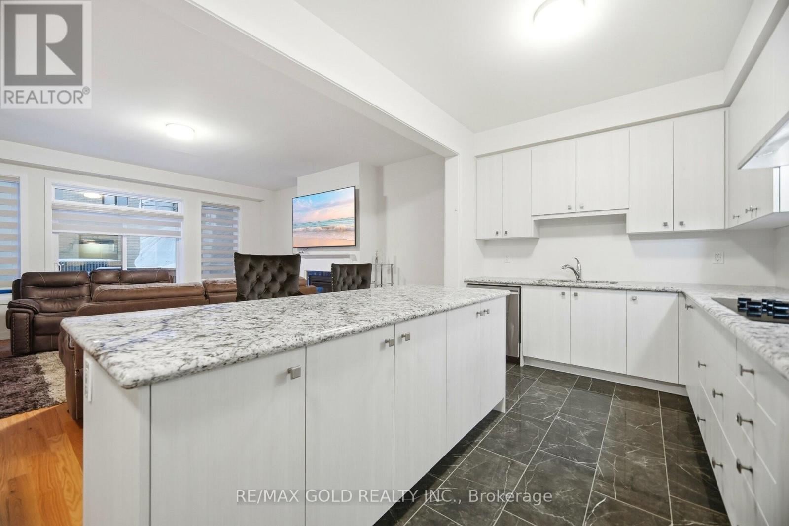 40 Aveena Road, Brampton, Ontario  L6P 0Z5 - Photo 7 - W12713382