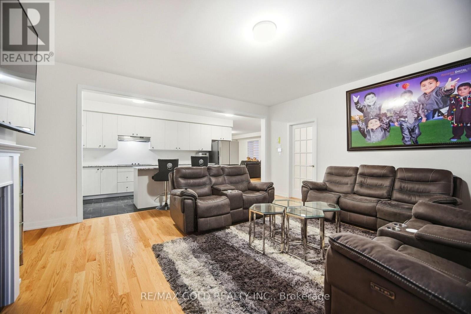 40 Aveena Road, Brampton, Ontario  L6P 0Z5 - Photo 8 - W12713382