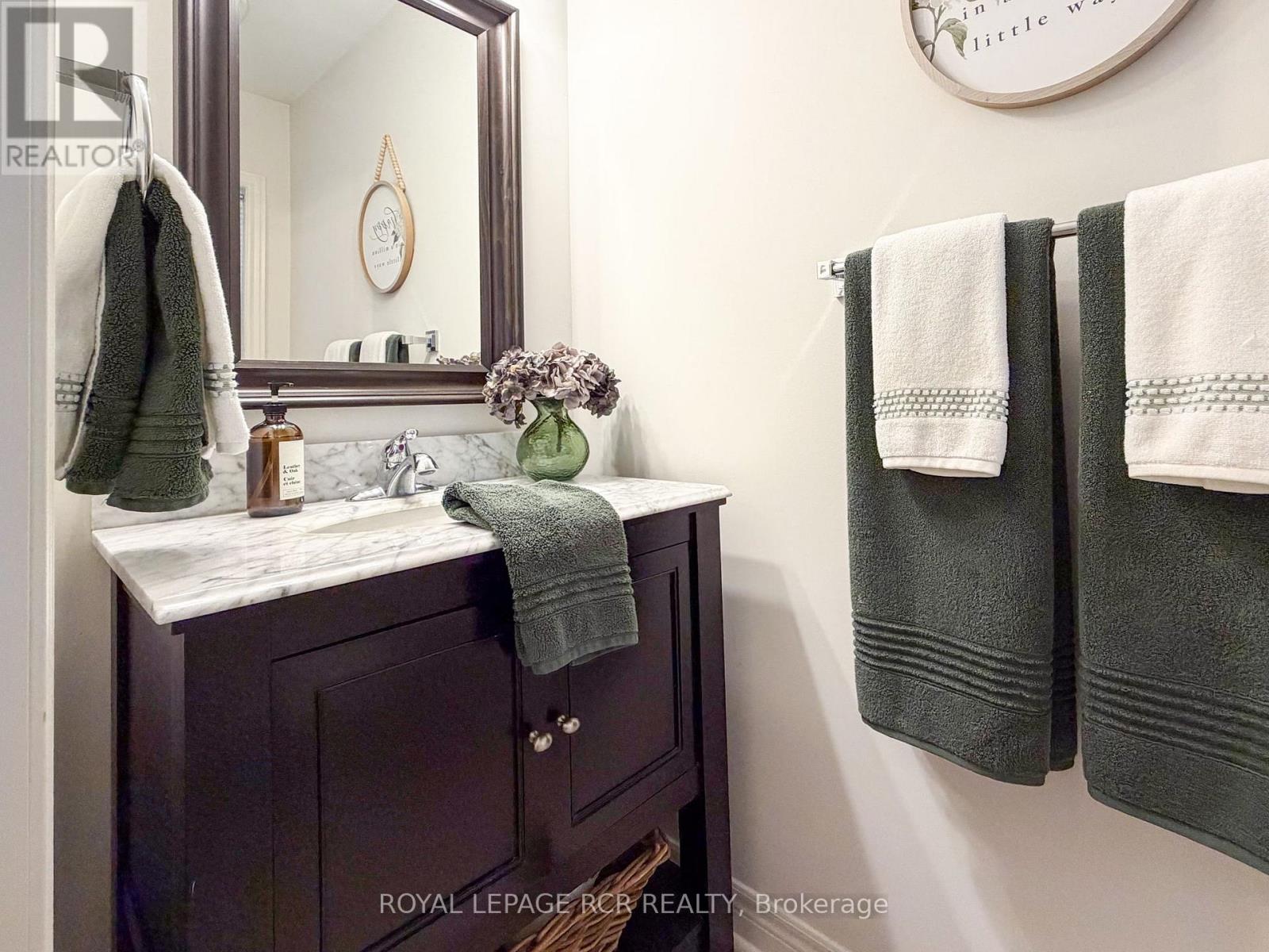 8 Mcelroy Court, Caledon, Ontario  L7C 3X2 - Photo 14 - W12713458