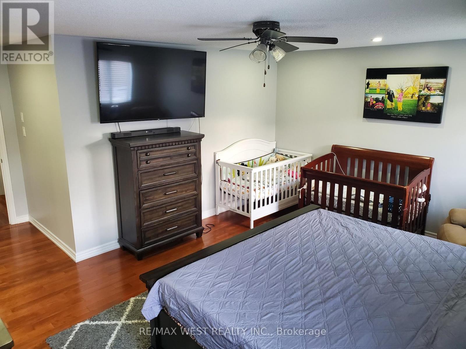 63 Village Lake Crescent, Brampton, Ontario  L6S 6K6 - Photo 12 - W12713482