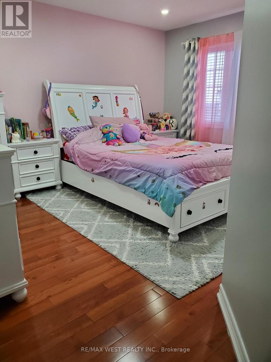 63 Village Lake Crescent, Brampton, Ontario  L6S 6K6 - Photo 23 - W12713482