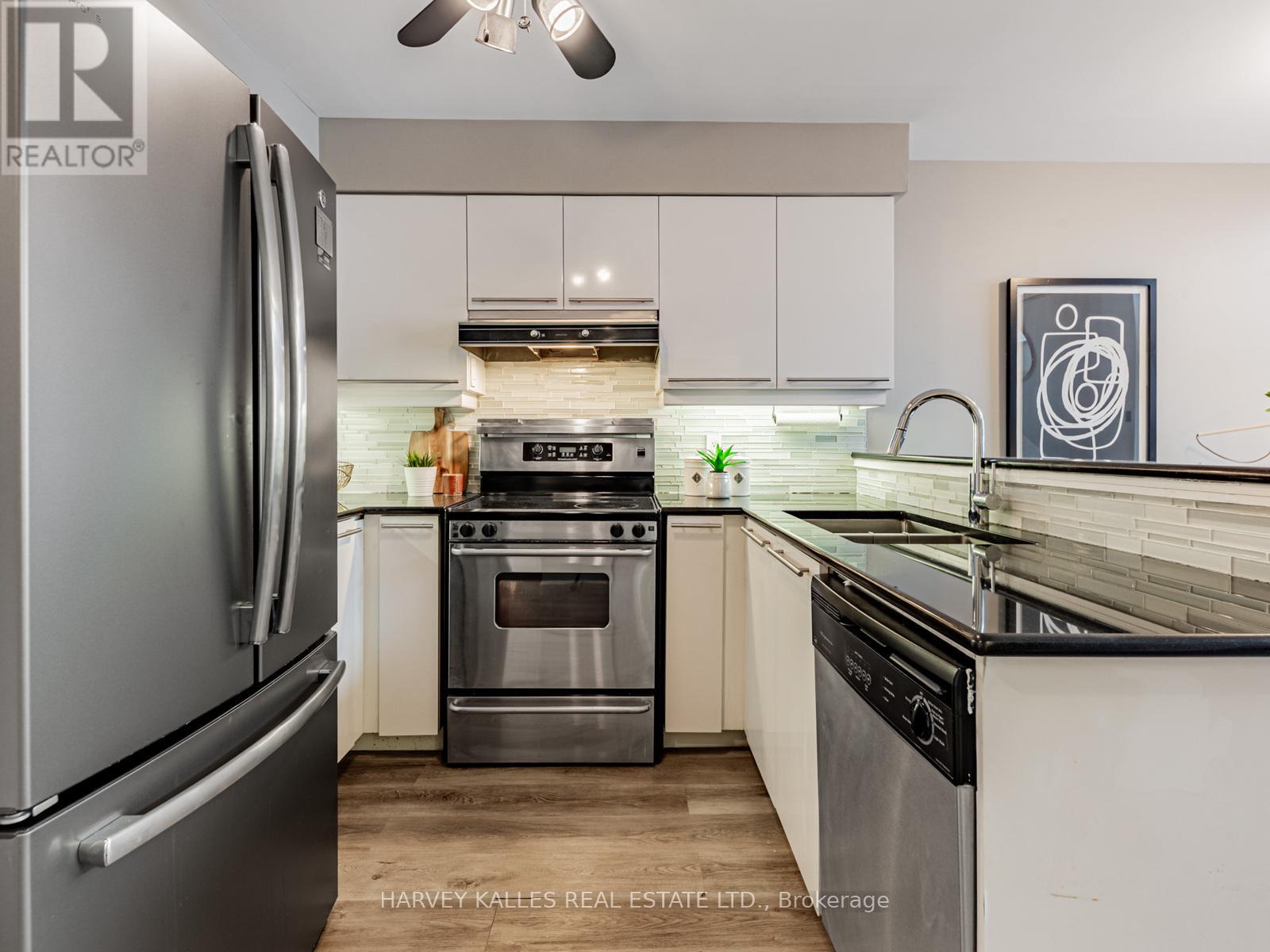 406 - 200 Manitoba Street, Toronto, Ontario  M8Y 4G7 - Photo 3 - W12713520