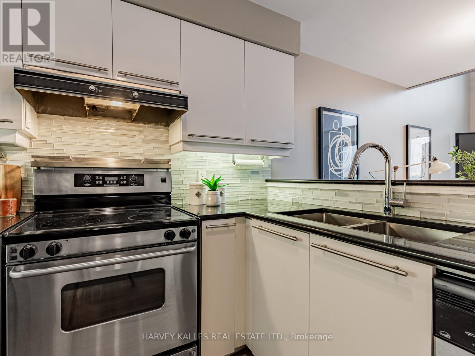 406 - 200 Manitoba Street, Toronto, Ontario  M8Y 4G7 - Photo 4 - W12713520