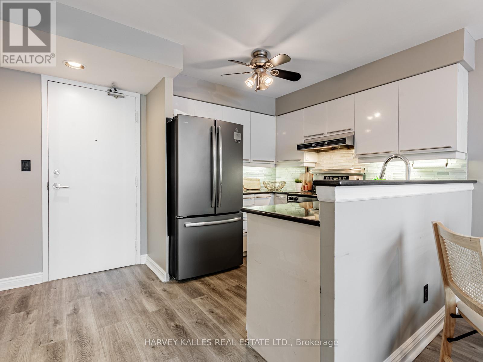 406 - 200 Manitoba Street, Toronto, Ontario  M8Y 4G7 - Photo 5 - W12713520