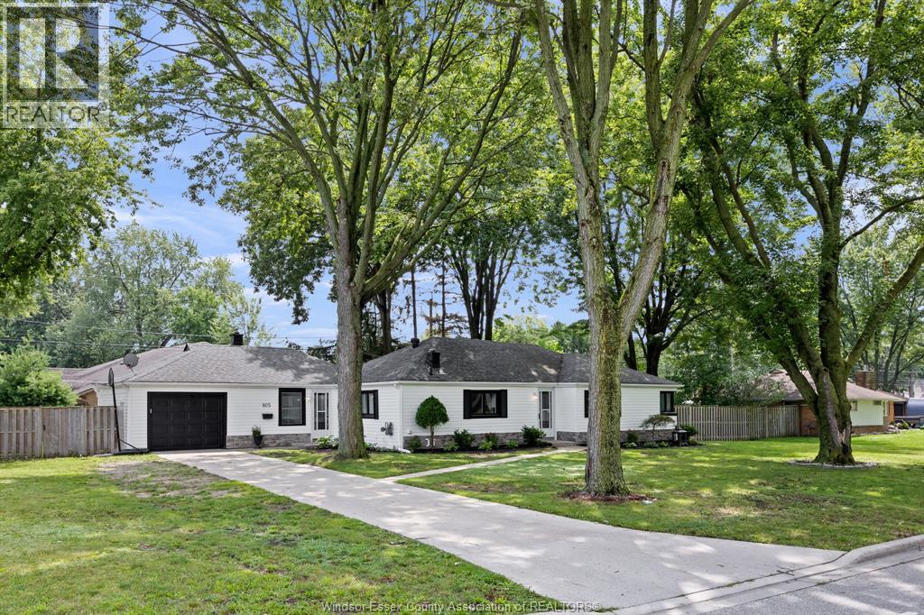 805 Roselawn, Windsor, Ontario  N9E 2B3 - Photo 2 - 26001521
