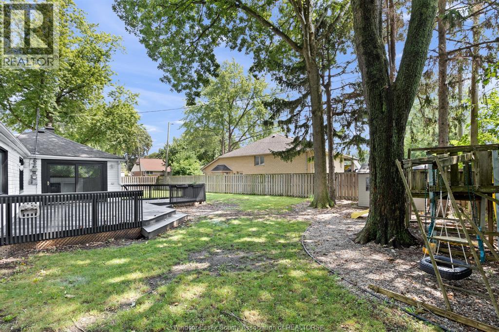805 Roselawn, Windsor, Ontario  N9E 2B3 - Photo 27 - 26001521