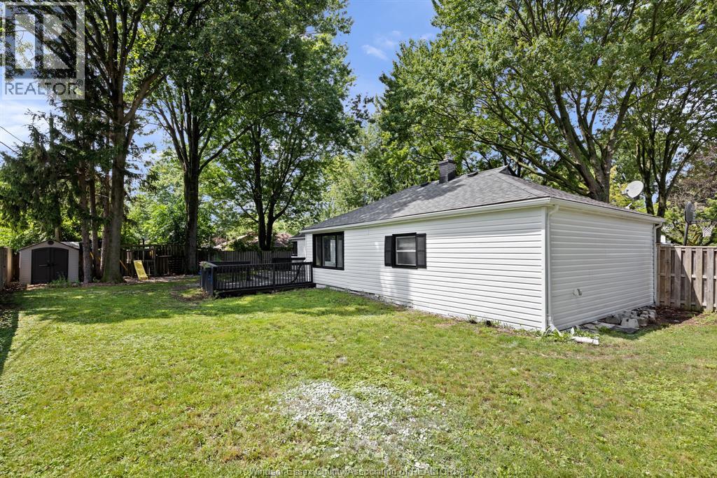 805 Roselawn, Windsor, Ontario  N9E 2B3 - Photo 29 - 26001521