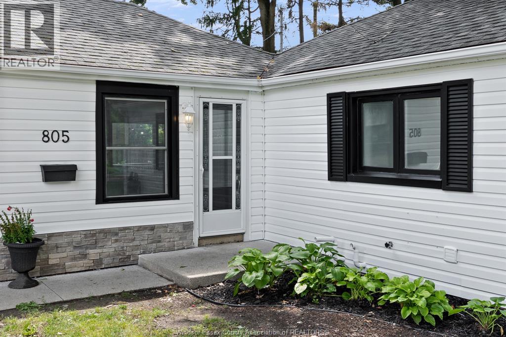 805 Roselawn, Windsor, Ontario  N9E 2B3 - Photo 3 - 26001521