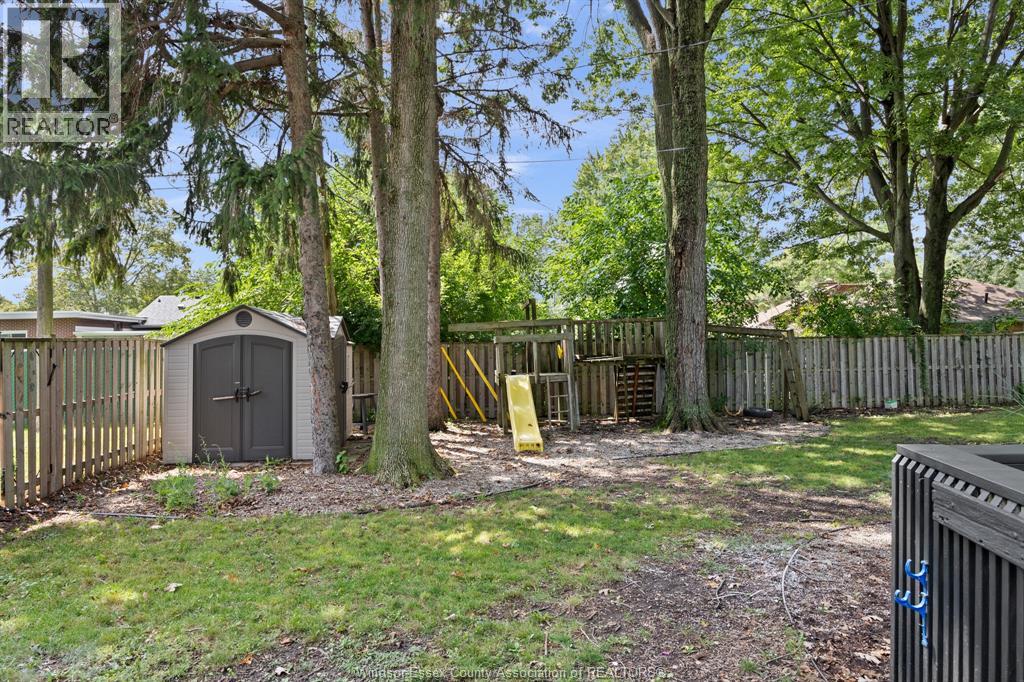 805 Roselawn, Windsor, Ontario  N9E 2B3 - Photo 30 - 26001521