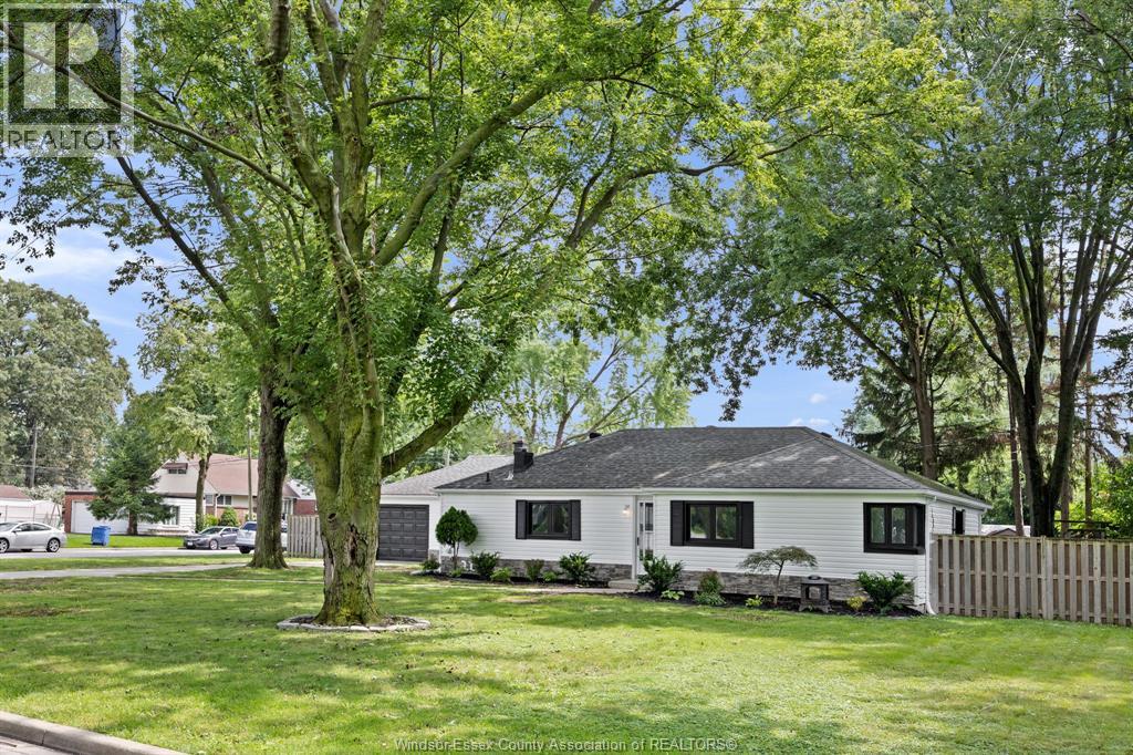 805 Roselawn, Windsor, Ontario  N9E 2B3 - Photo 31 - 26001521