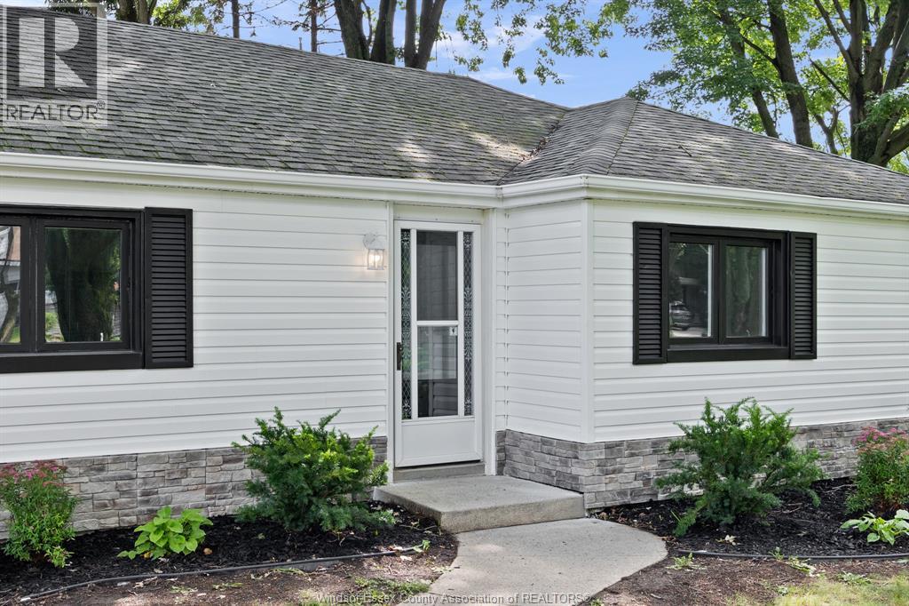 805 Roselawn, Windsor, Ontario  N9E 2B3 - Photo 4 - 26001521