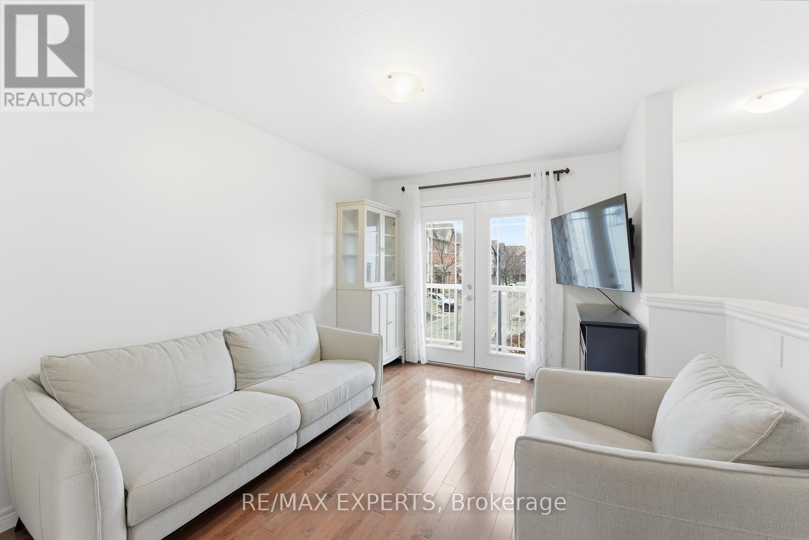 10 - 25 Viking Drive, Hamilton, Ontario  L0R 1C0 - Photo 4 - X12713430