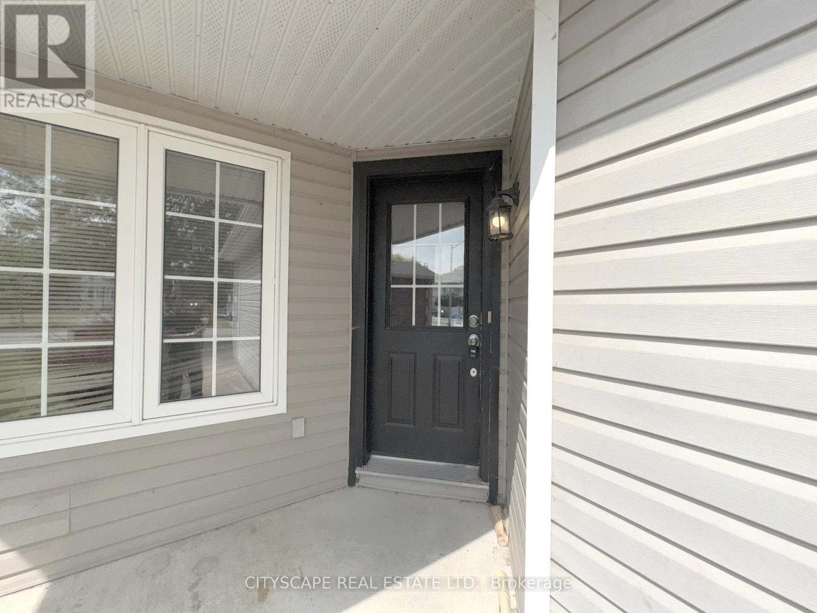 55 Langlaw Drive, Cambridge, Ontario  N1P 1J1 - Photo 4 - X12713488