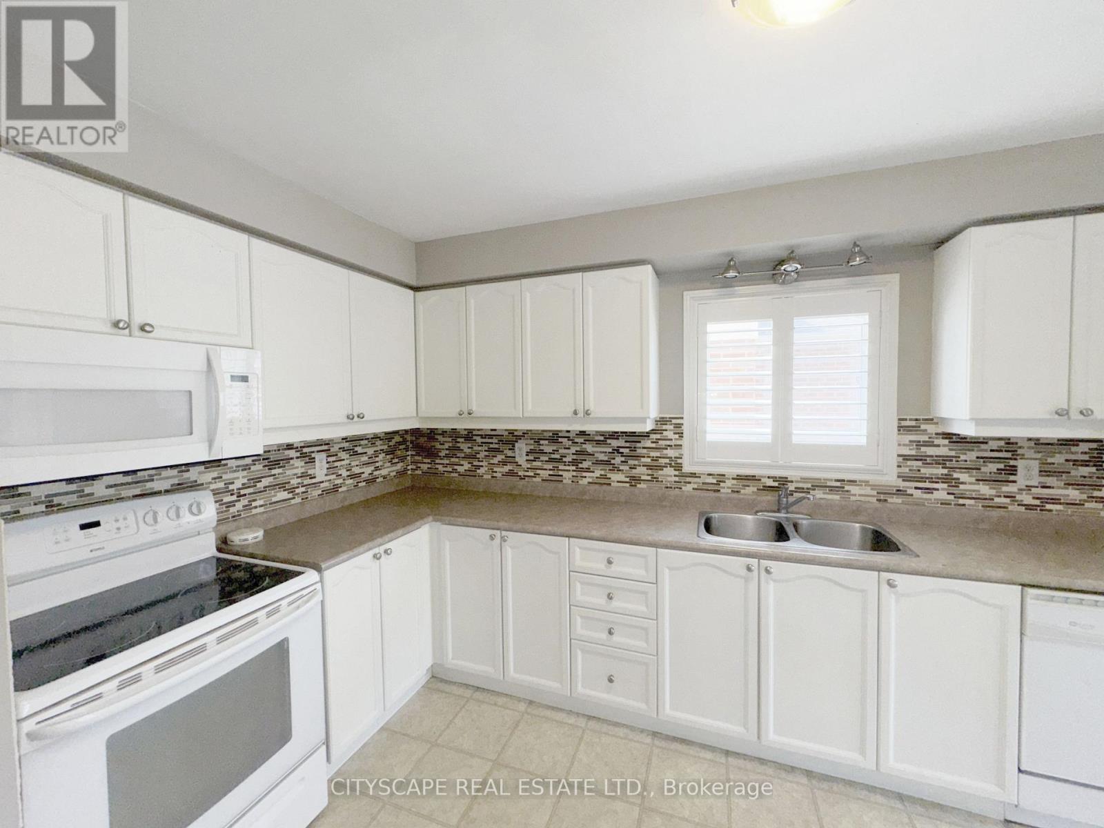 55 Langlaw Drive, Cambridge, Ontario  N1P 1J1 - Photo 8 - X12713488