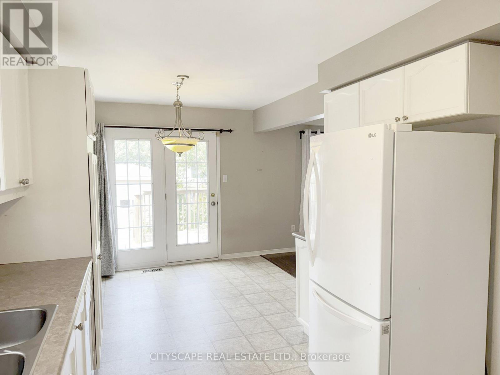 55 Langlaw Drive, Cambridge, Ontario  N1P 1J1 - Photo 9 - X12713488