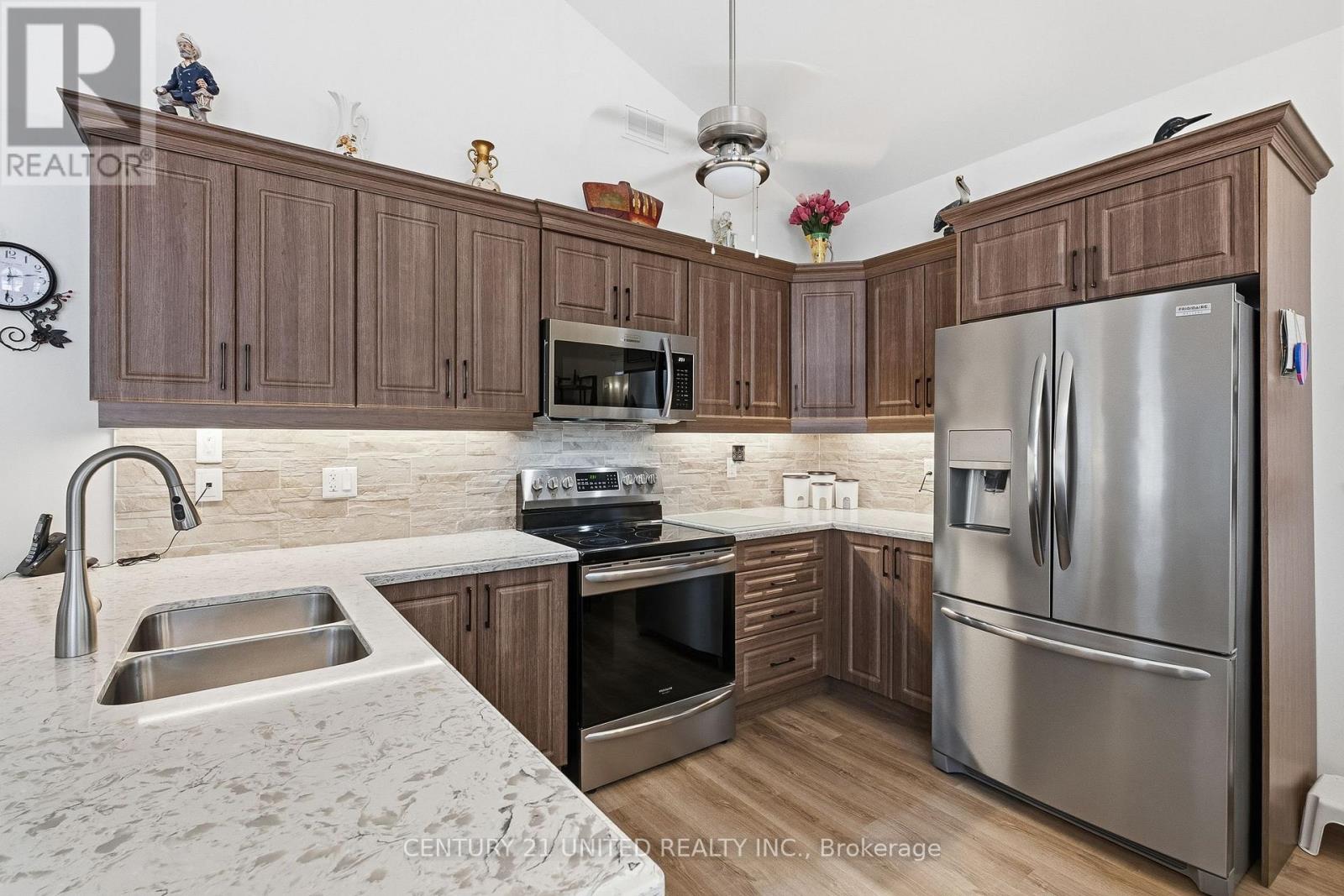 1804 - 300 Croft Street, Port Hope, Ontario  L1A 0E1 - Photo 6 - X12701720