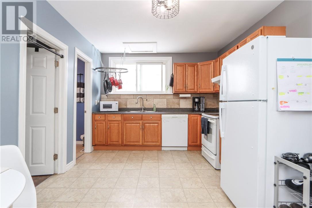 24 Barry Street, Sudbury, Ontario  P3B 3H7 - Photo 4 - 2126145