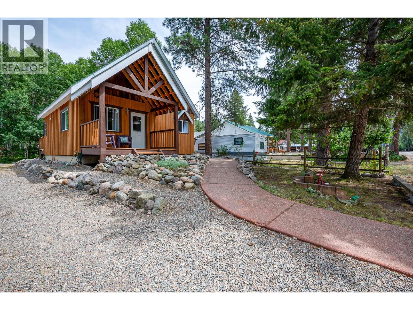 2657/2659 Otter Avenue, Coalmont-Tulameen, British Columbia  V0X 1W0 - Photo 2 - 10373343