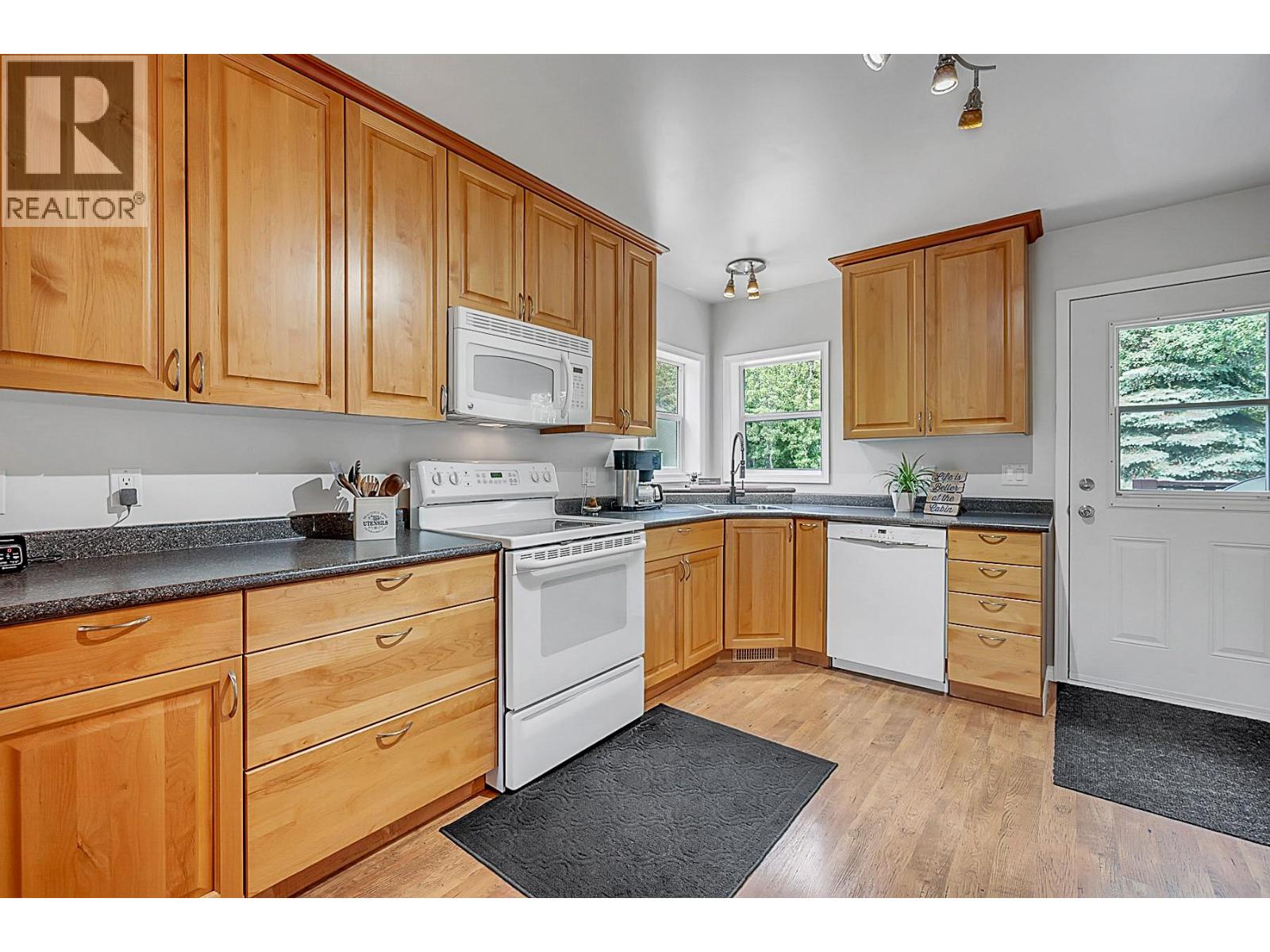 2657/2659 Otter Avenue, Coalmont-Tulameen, British Columbia  V0X 1W0 - Photo 26 - 10373343