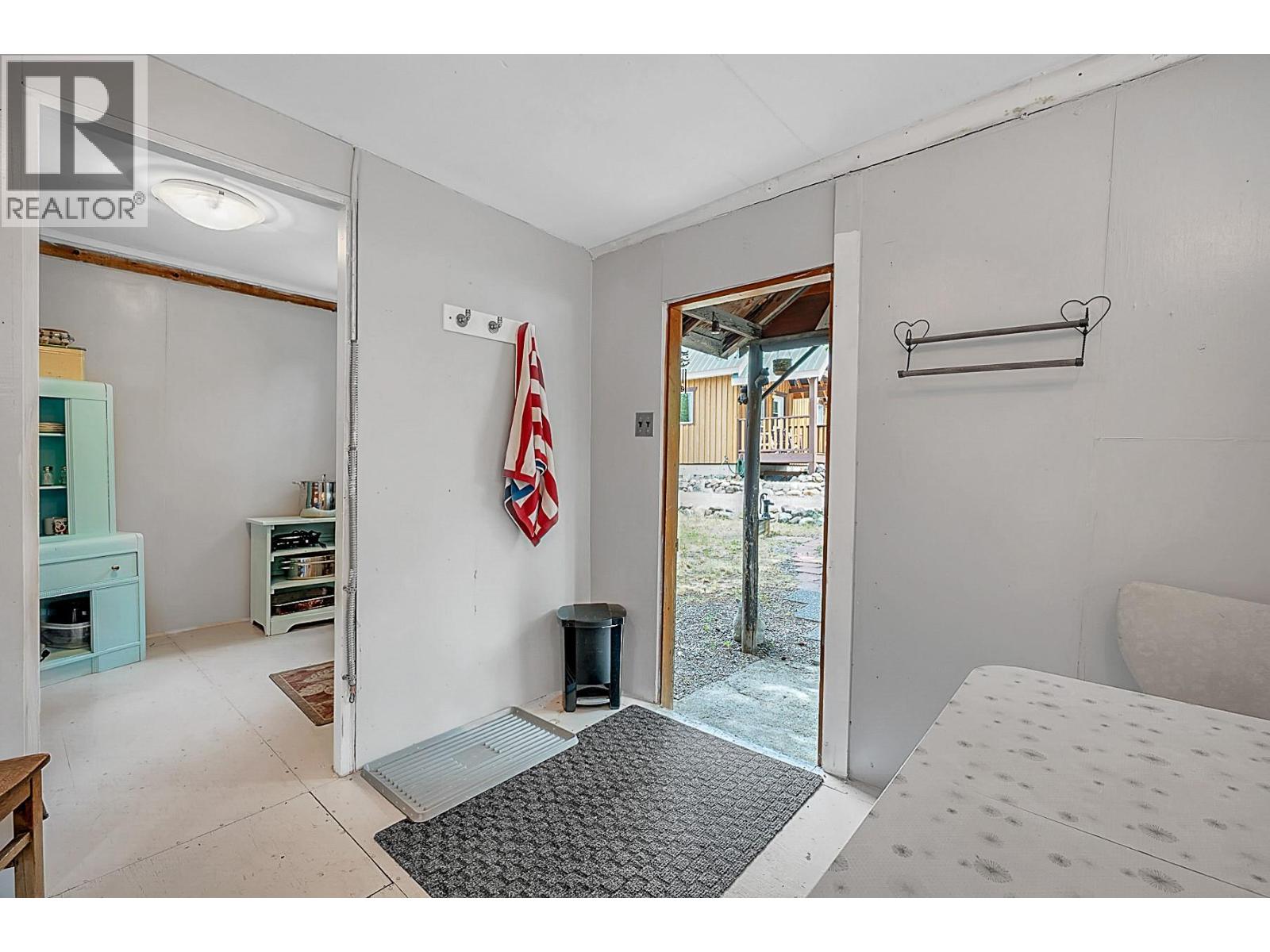 2657/2659 Otter Avenue, Coalmont-Tulameen, British Columbia  V0X 1W0 - Photo 56 - 10373343