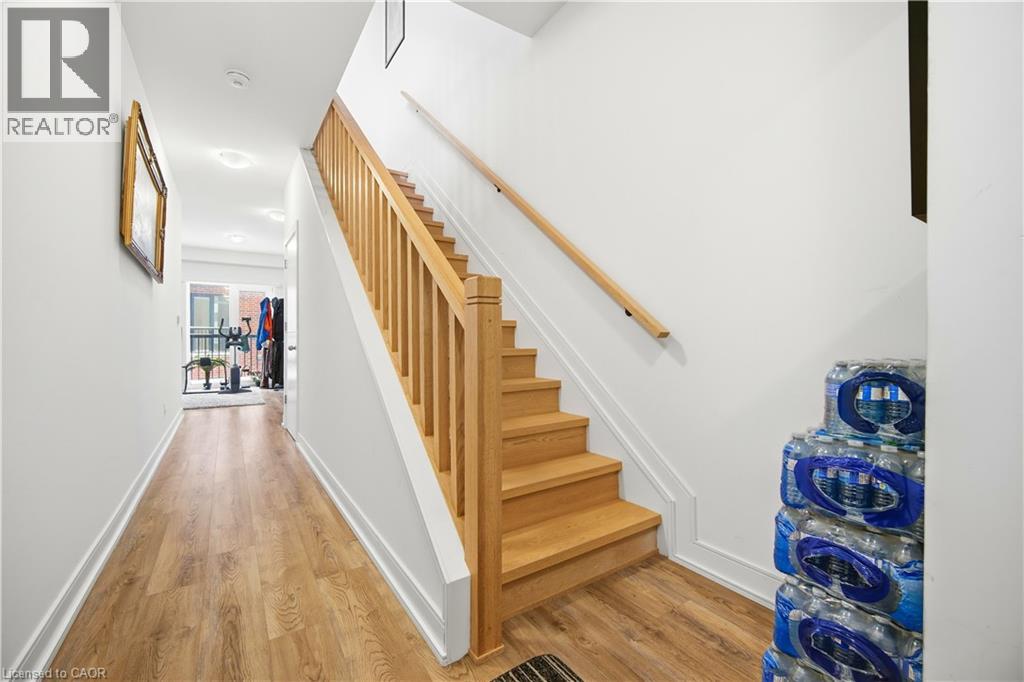 5 Taylor Court, Peel, Ontario  L7E 2R7 - Photo 9 - 40799795