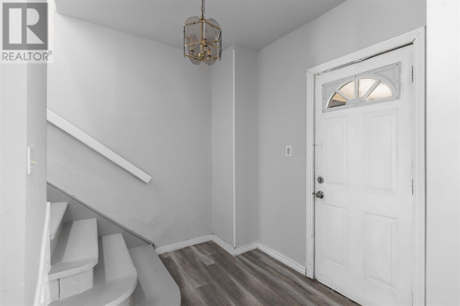 32 Cathcart St, Sault Ste. Marie, Ontario P6A 1E1 - Photo 4 - SM253455