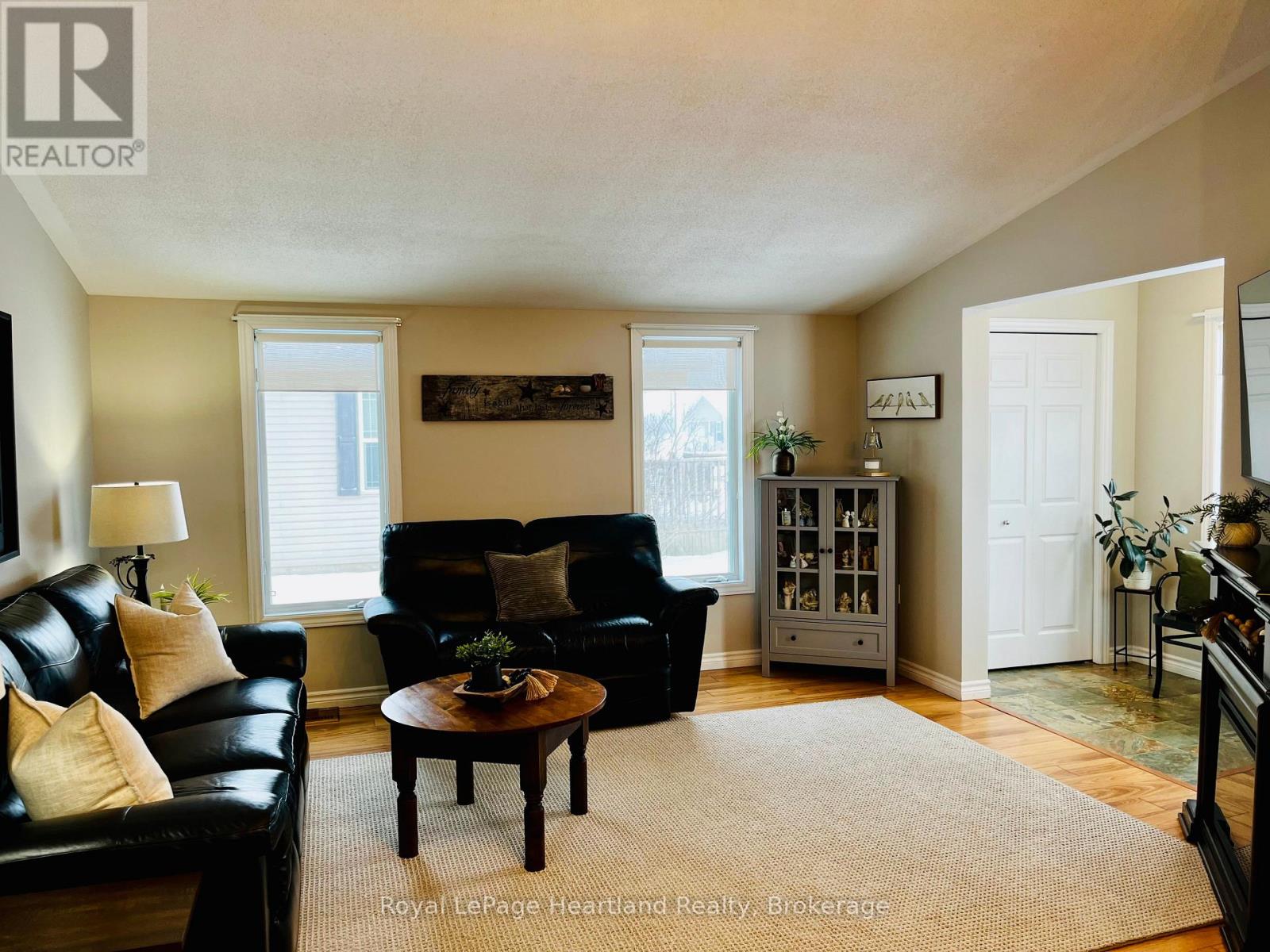 459 Richard Crescent, Strathroy-Caradoc, Ontario  N7G 3P4 - Photo 4 - X12713608