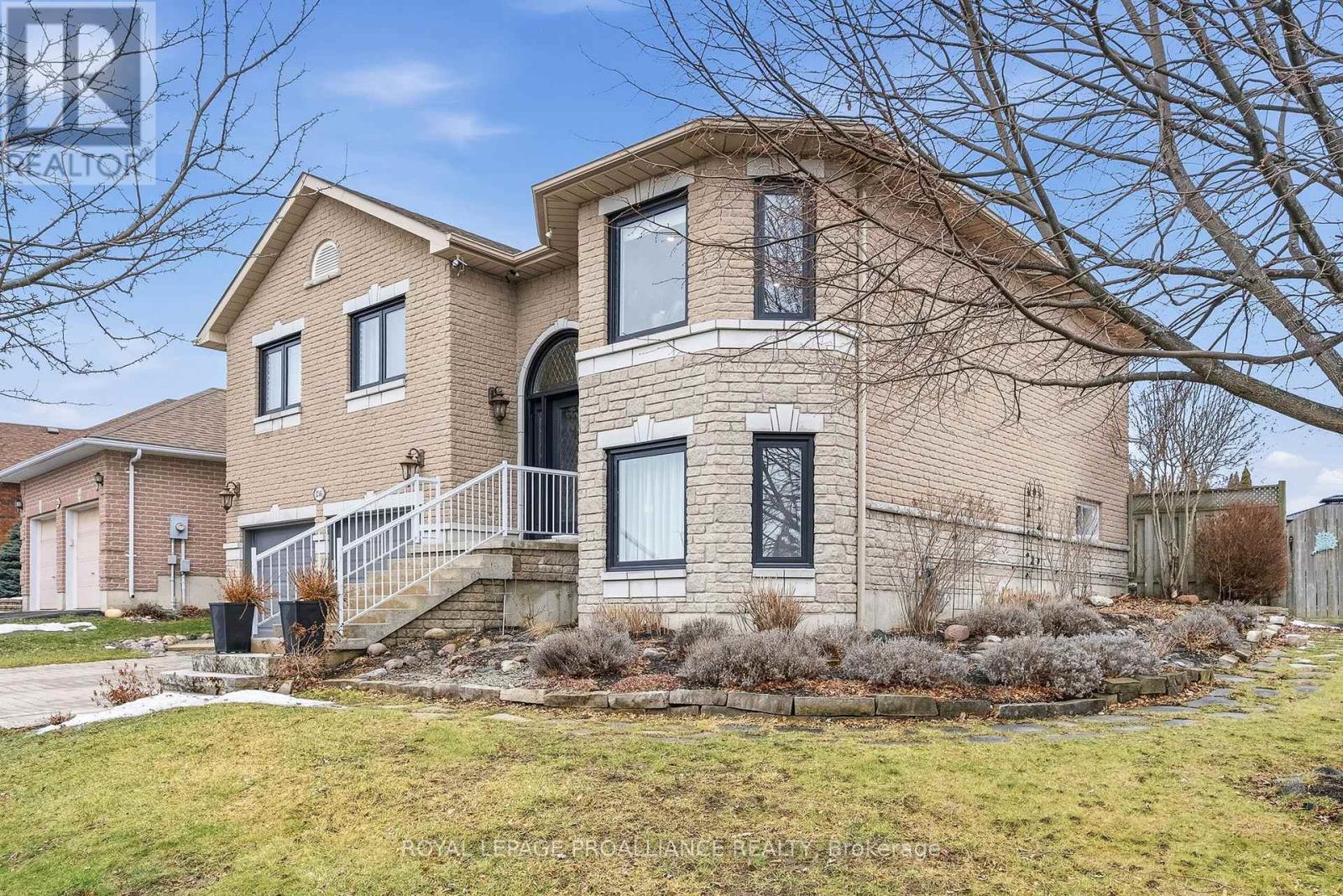 236 PARKVIEW HILLS DRIVE, Cobourg, Ontario