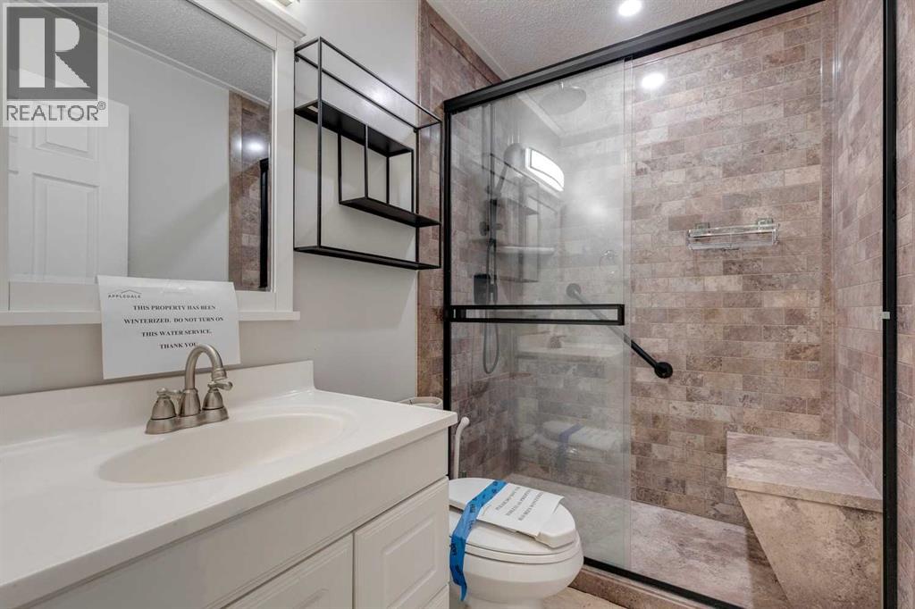 16 Abalone Crescent Ne, Calgary, Alberta  T2A 6Y7 - Photo 15 - A2269468