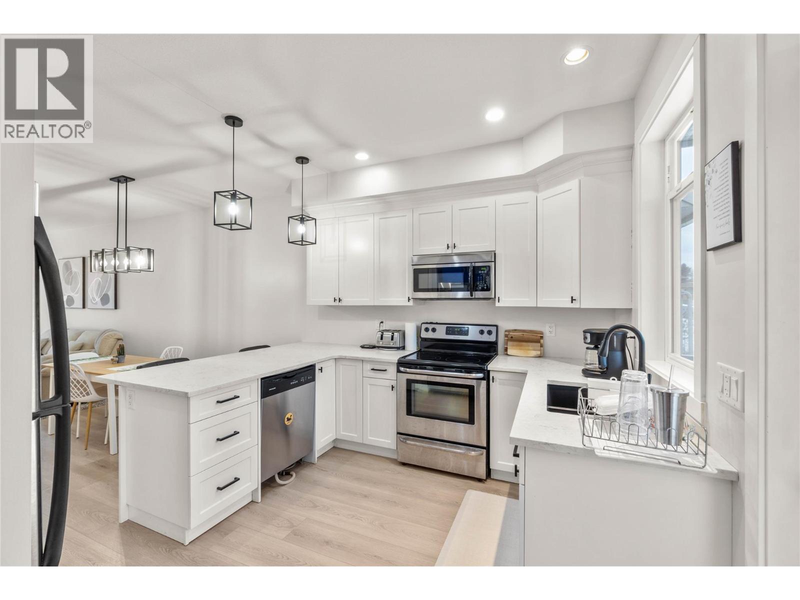 2860 Valleyview Drive Unit# 16, Kamloops, British Columbia V2C 0B3 - Photo 2 - 10371967