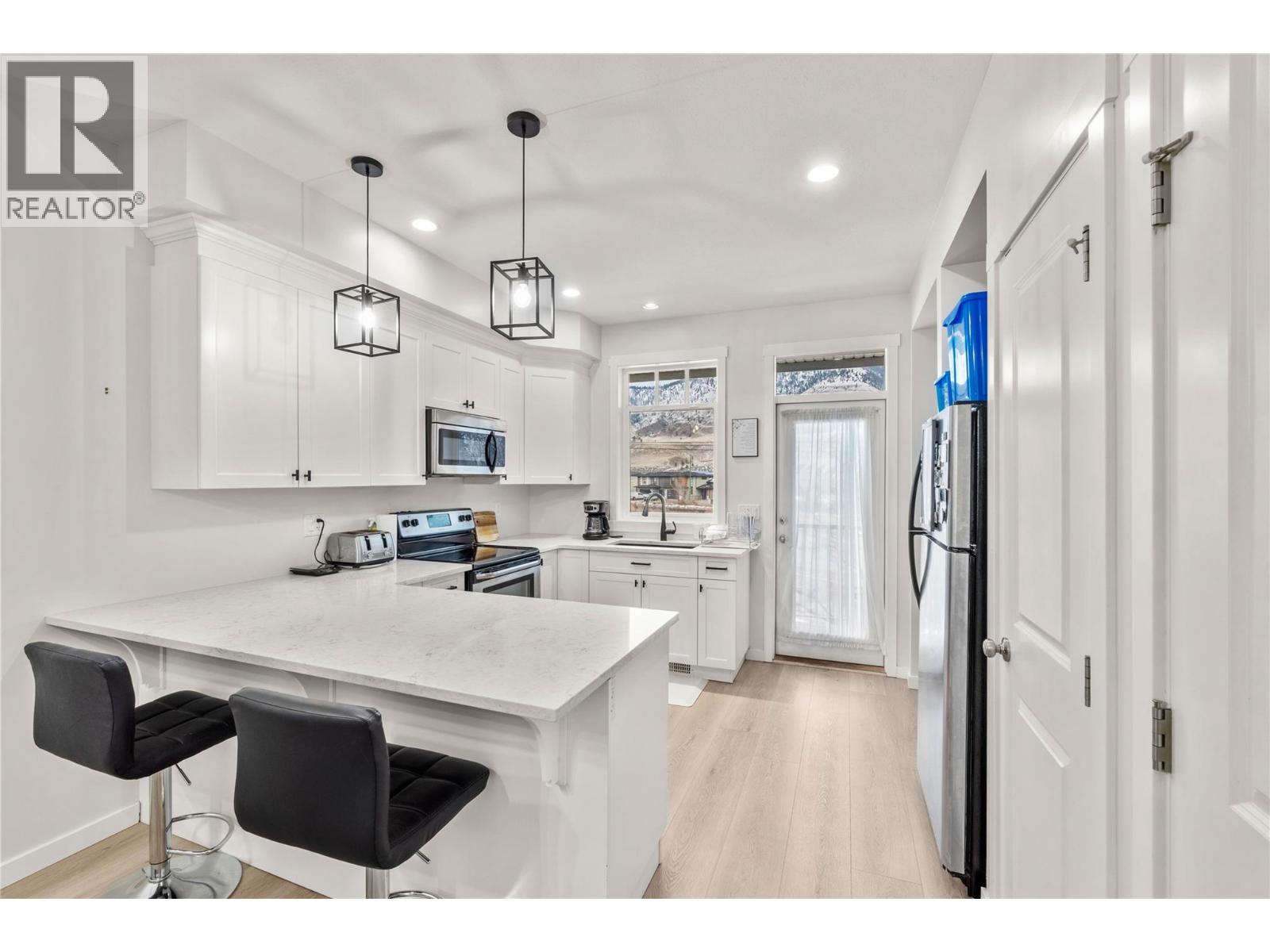 2860 Valleyview Drive Unit# 16, Kamloops, British Columbia V2C 0B3 - Photo 1 - 10371967