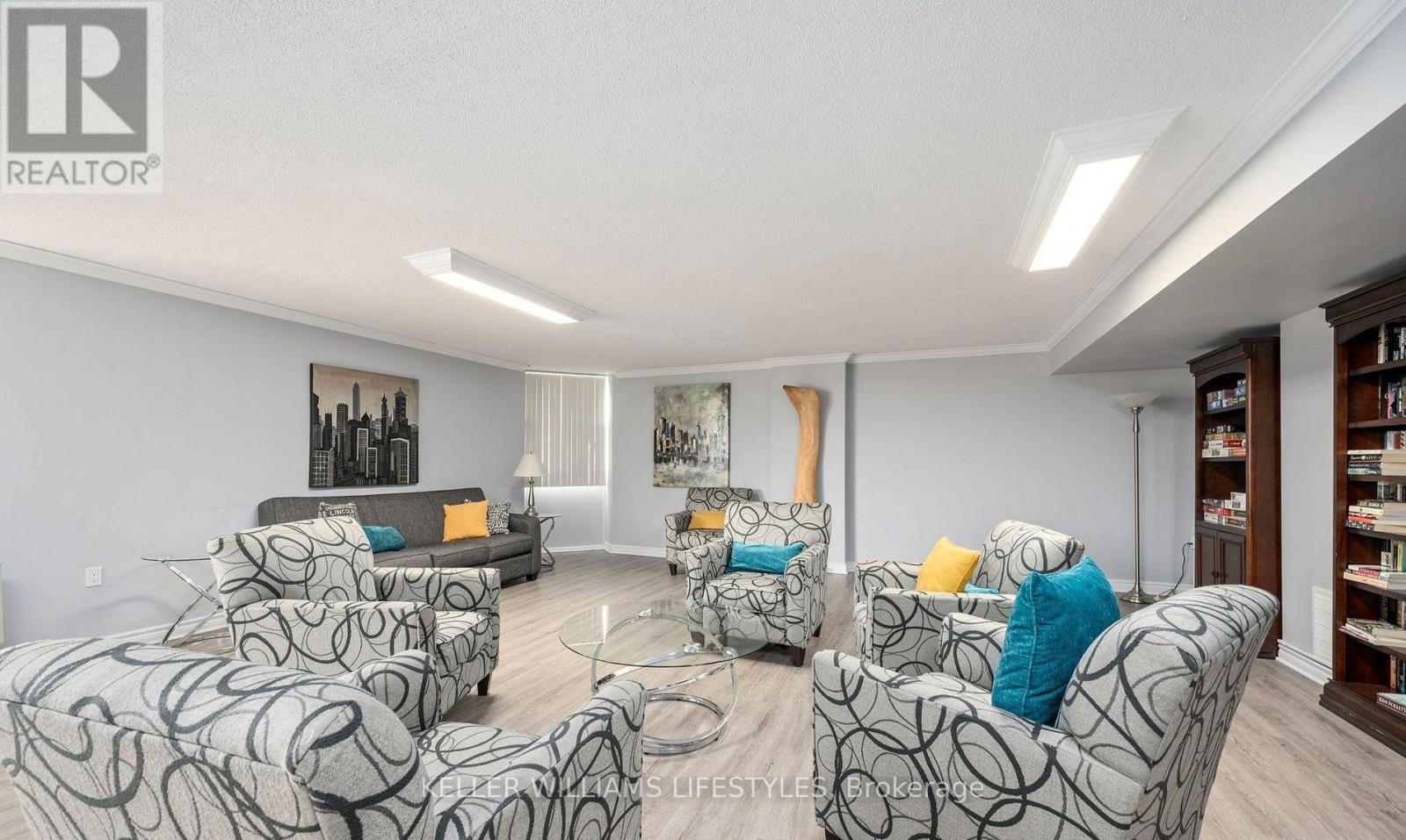 206 - 323 Colborne Street, London East, Ontario  N6B 3N8 - Photo 3 - X12713564