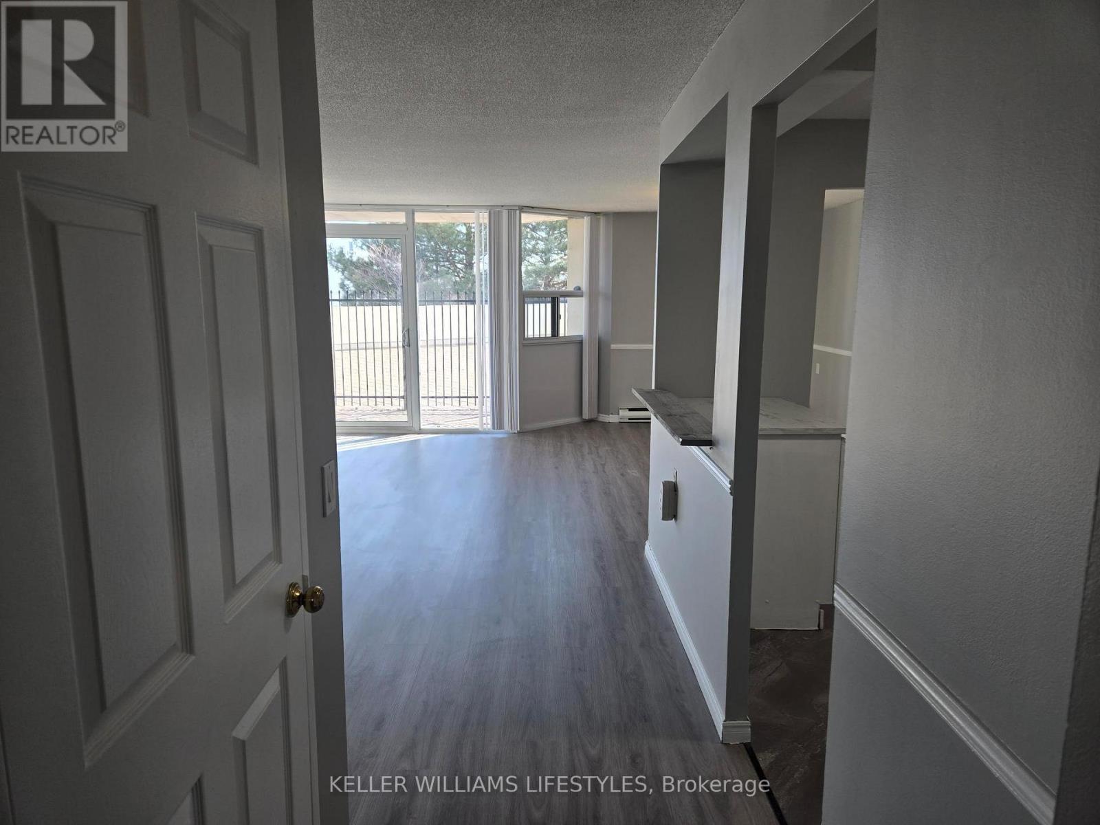 206 - 323 Colborne Street, London East, Ontario  N6B 3N8 - Photo 4 - X12713564