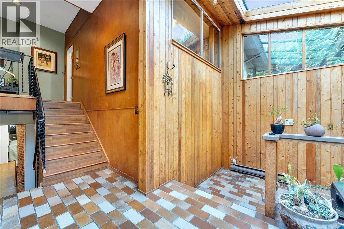 360 Keith Road, West Vancouver, British Columbia  V7T 1L7 - Photo 4 - R3081002