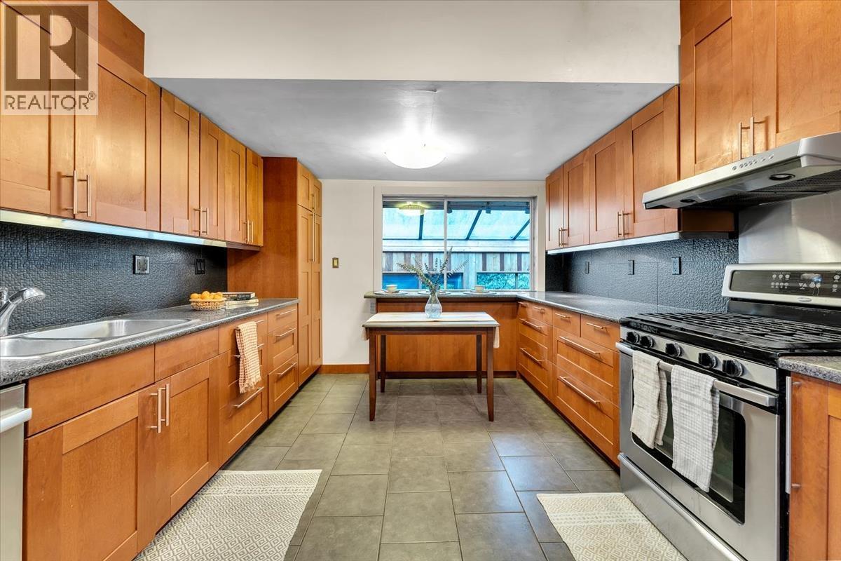 360 Keith Road, West Vancouver, British Columbia  V7T 1L7 - Photo 6 - R3081002