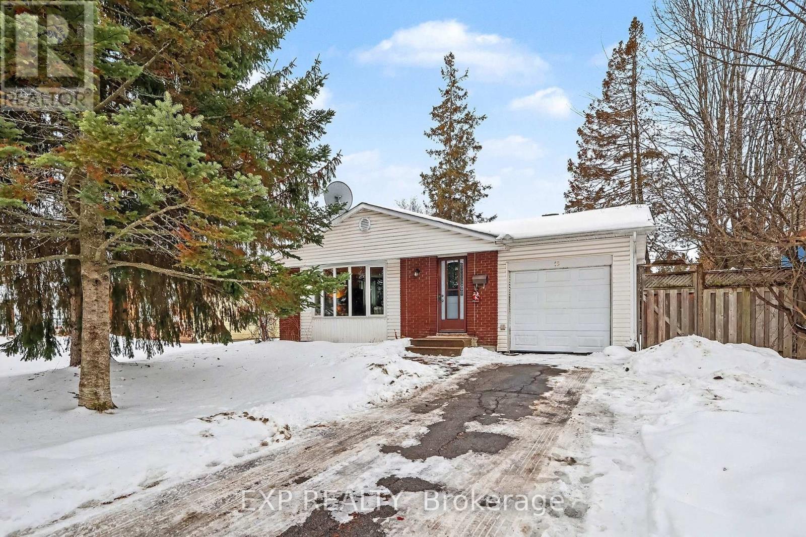 15 WEDGEWOOD CRESCENT, Ottawa, Ontario