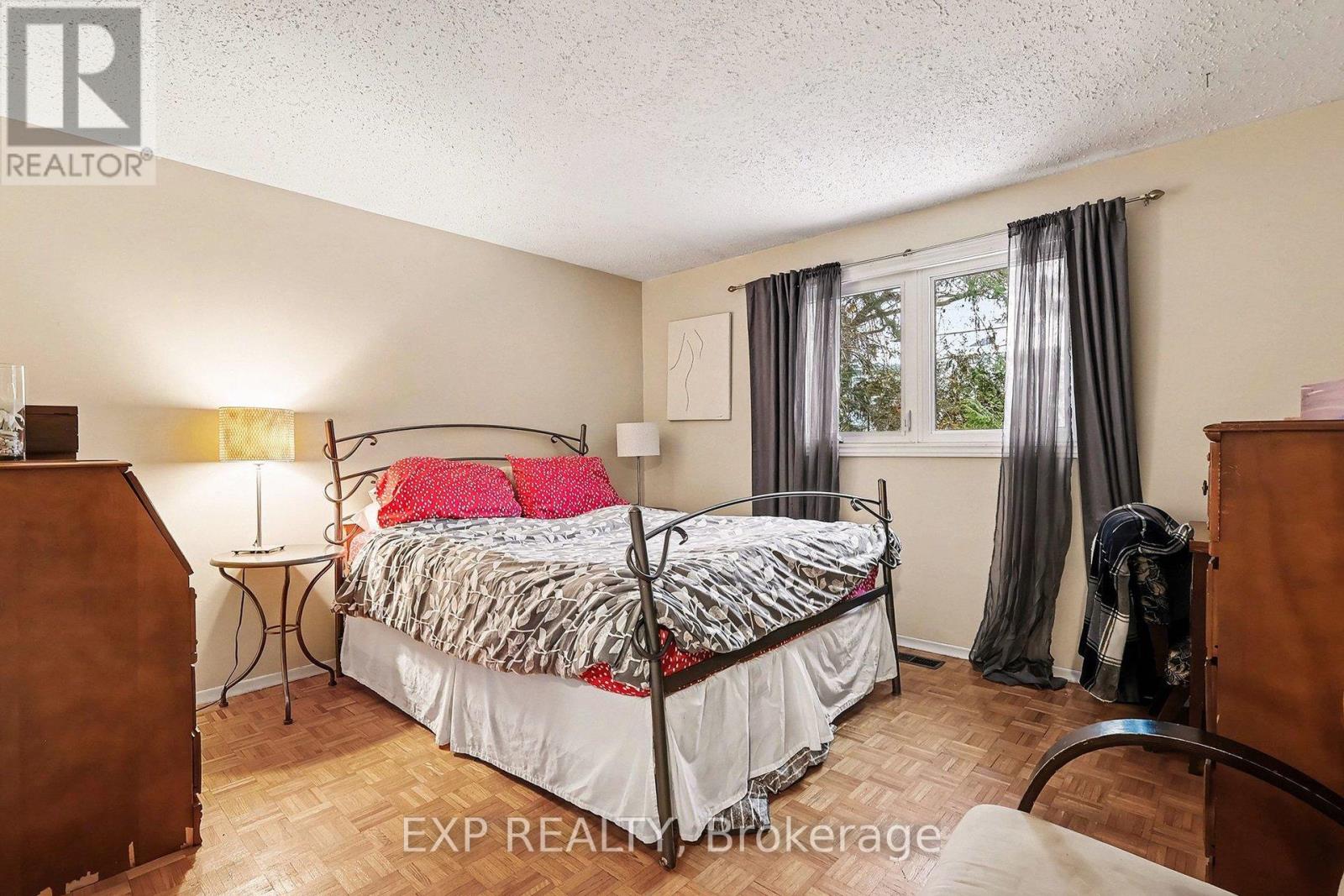 15 Wedgewood Crescent, Ottawa, Ontario  K1B 4B5 - Photo 12 - X12713548