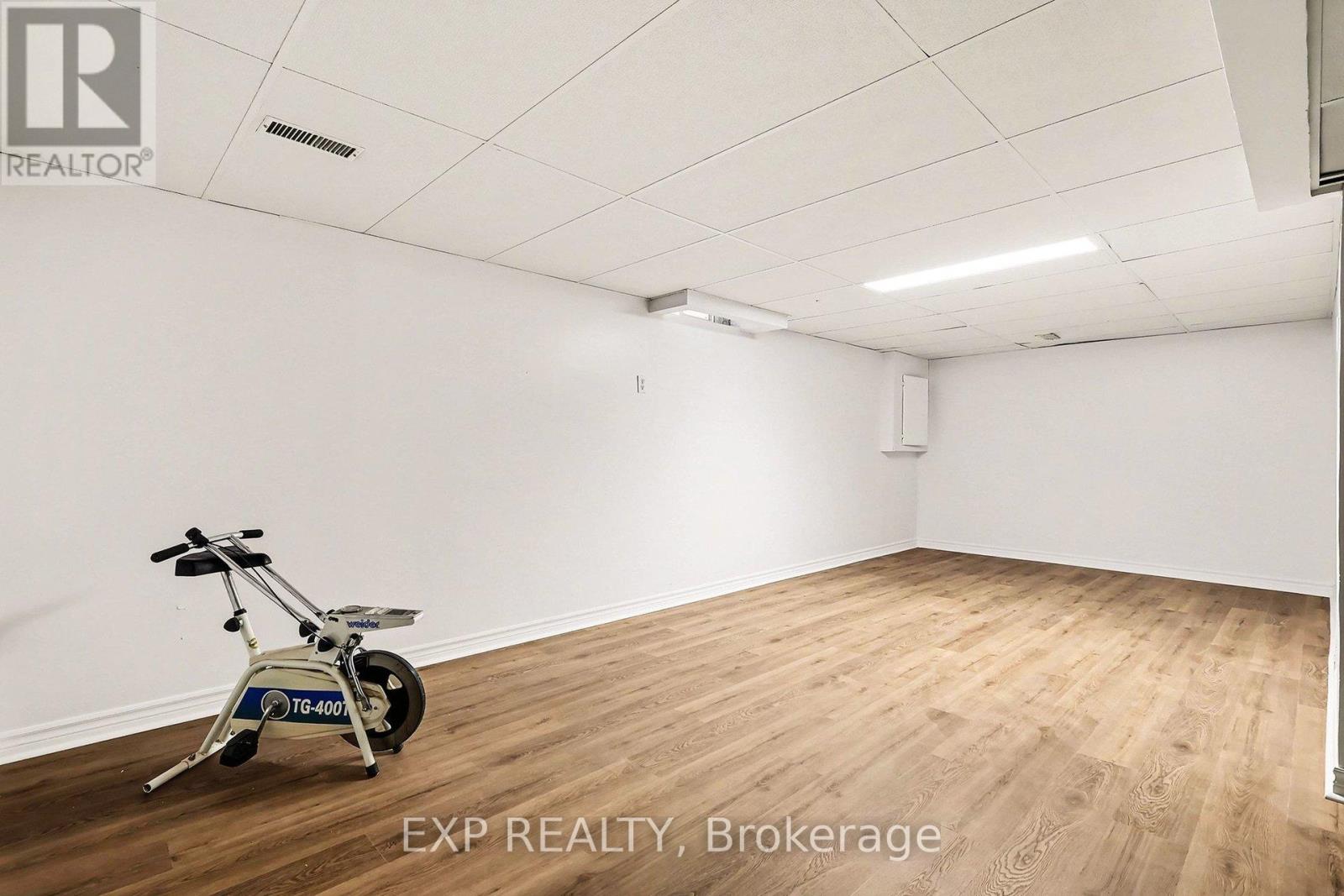 15 Wedgewood Crescent, Ottawa, Ontario  K1B 4B5 - Photo 17 - X12713548