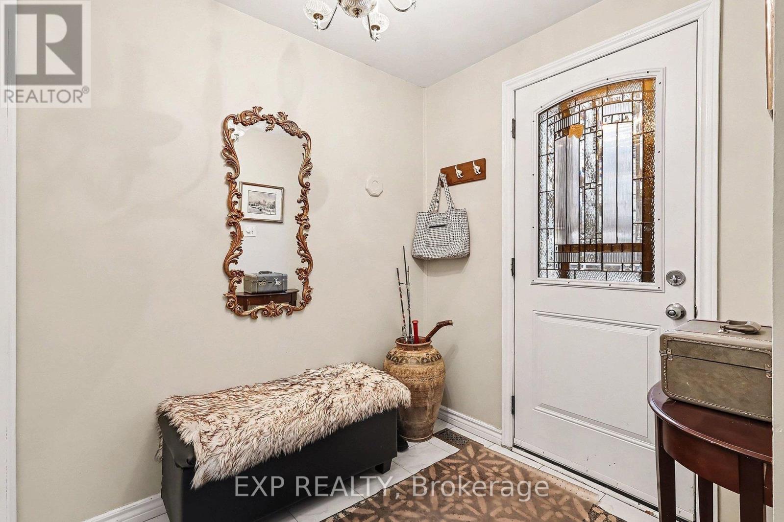 15 Wedgewood Crescent, Ottawa, Ontario  K1B 4B5 - Photo 3 - X12713548