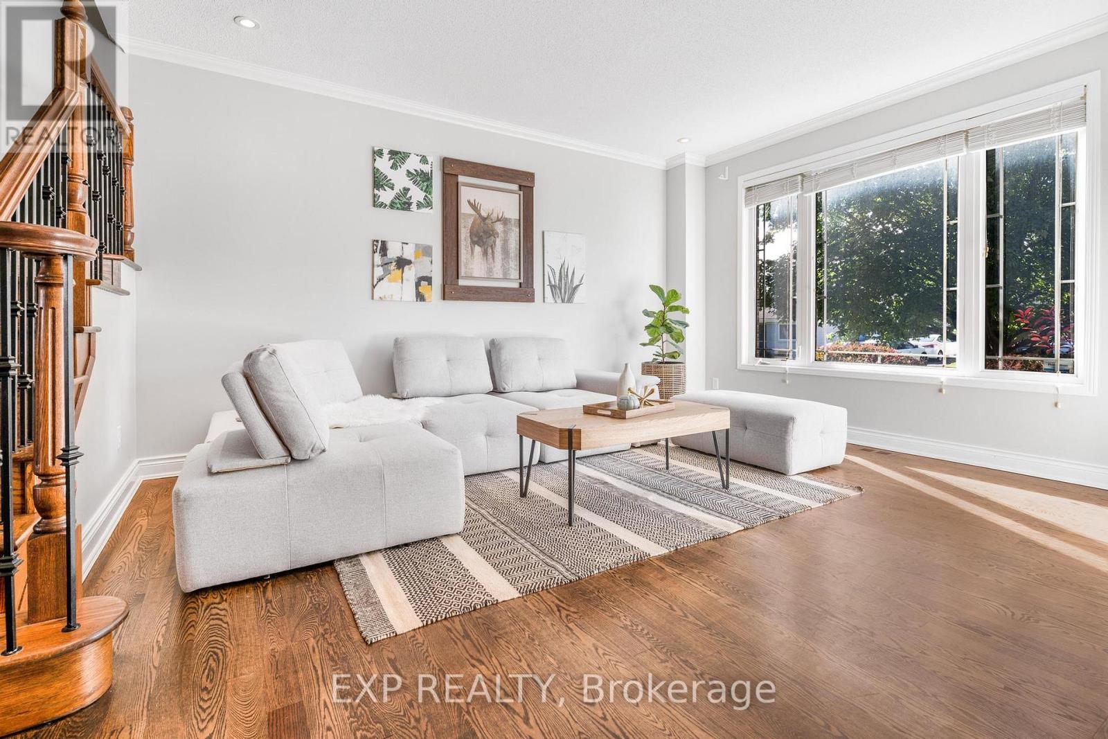 1157 Elmlea Drive, Ottawa, Ontario  K1J 6W1 - Photo 4 - X12713570