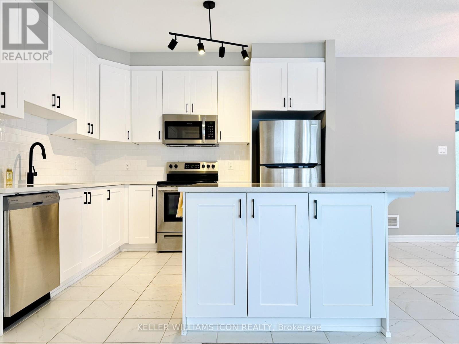 990 Fameflower Street, Ottawa, Ontario  K2J 7A1 - Photo 13 - X12713638