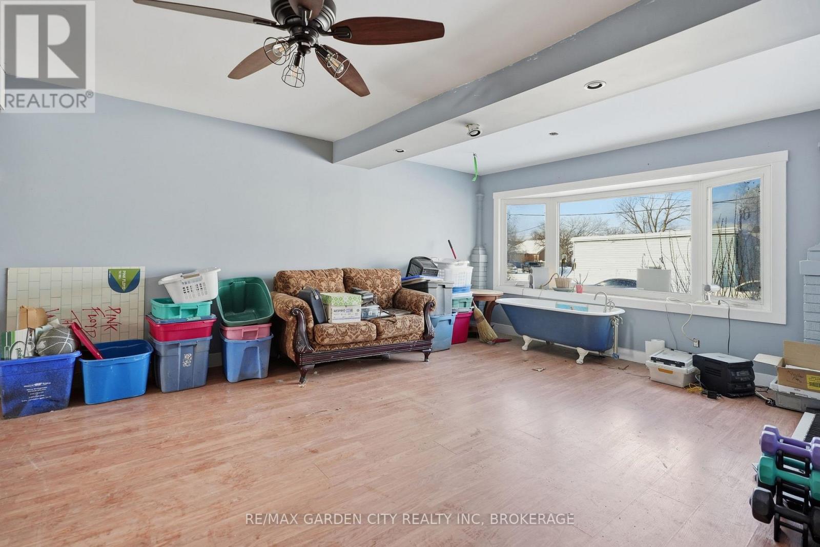 62 Eastchester Avenue N, St. Catharines (E. Chester), Ontario  L2P 2Y4 - Photo 3 - X12713634