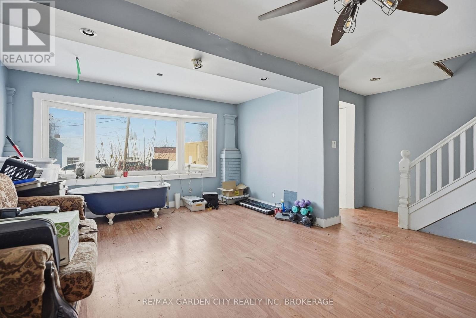 62 Eastchester Avenue N, St. Catharines (E. Chester), Ontario  L2P 2Y4 - Photo 4 - X12713634