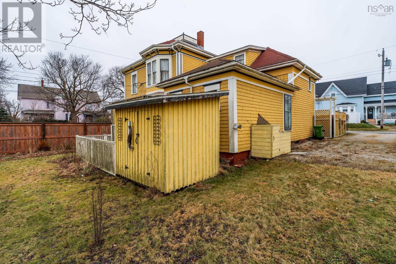 45 Alma Street, Yarmouth, Nova Scotia  B5A 3G7 - Photo 32 - 202601165