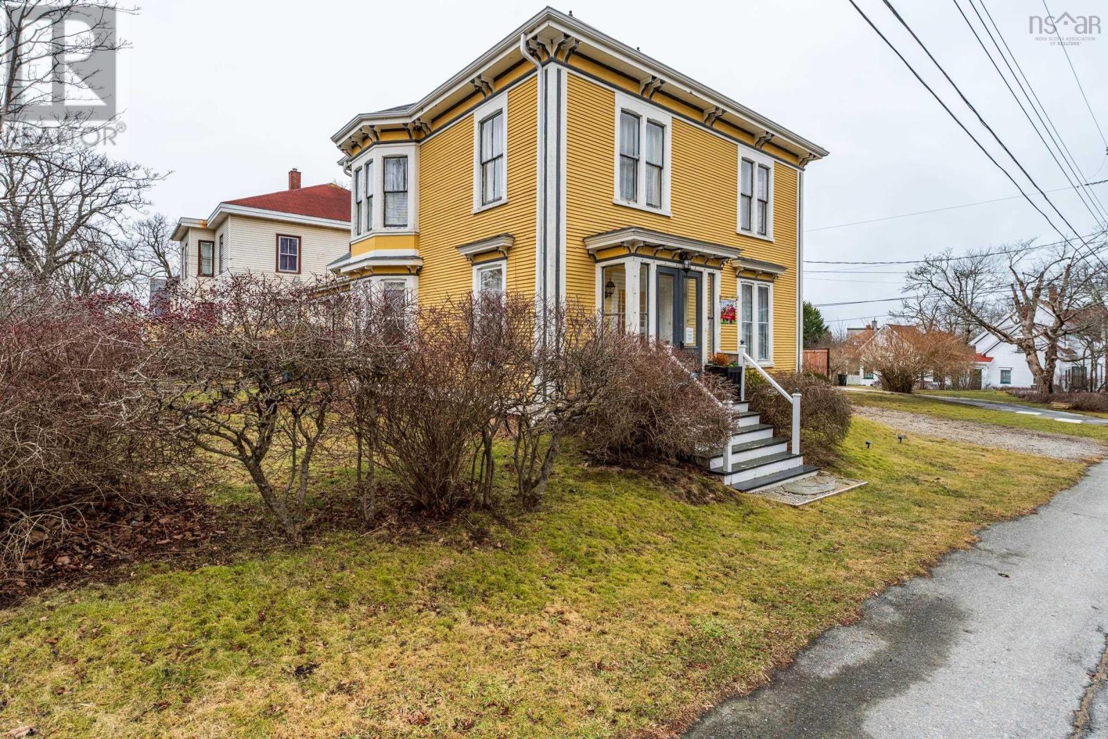 45 Alma Street, Yarmouth, Nova Scotia  B5A 3G7 - Photo 35 - 202601165