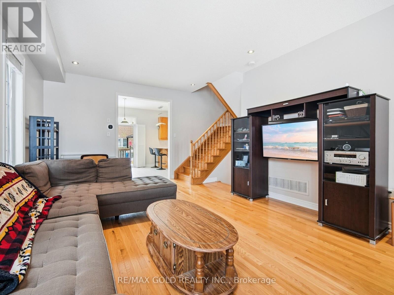 15 Prudhomme Drive, Brampton, Ontario  L6R 0H2 - Photo 4 - W12701462