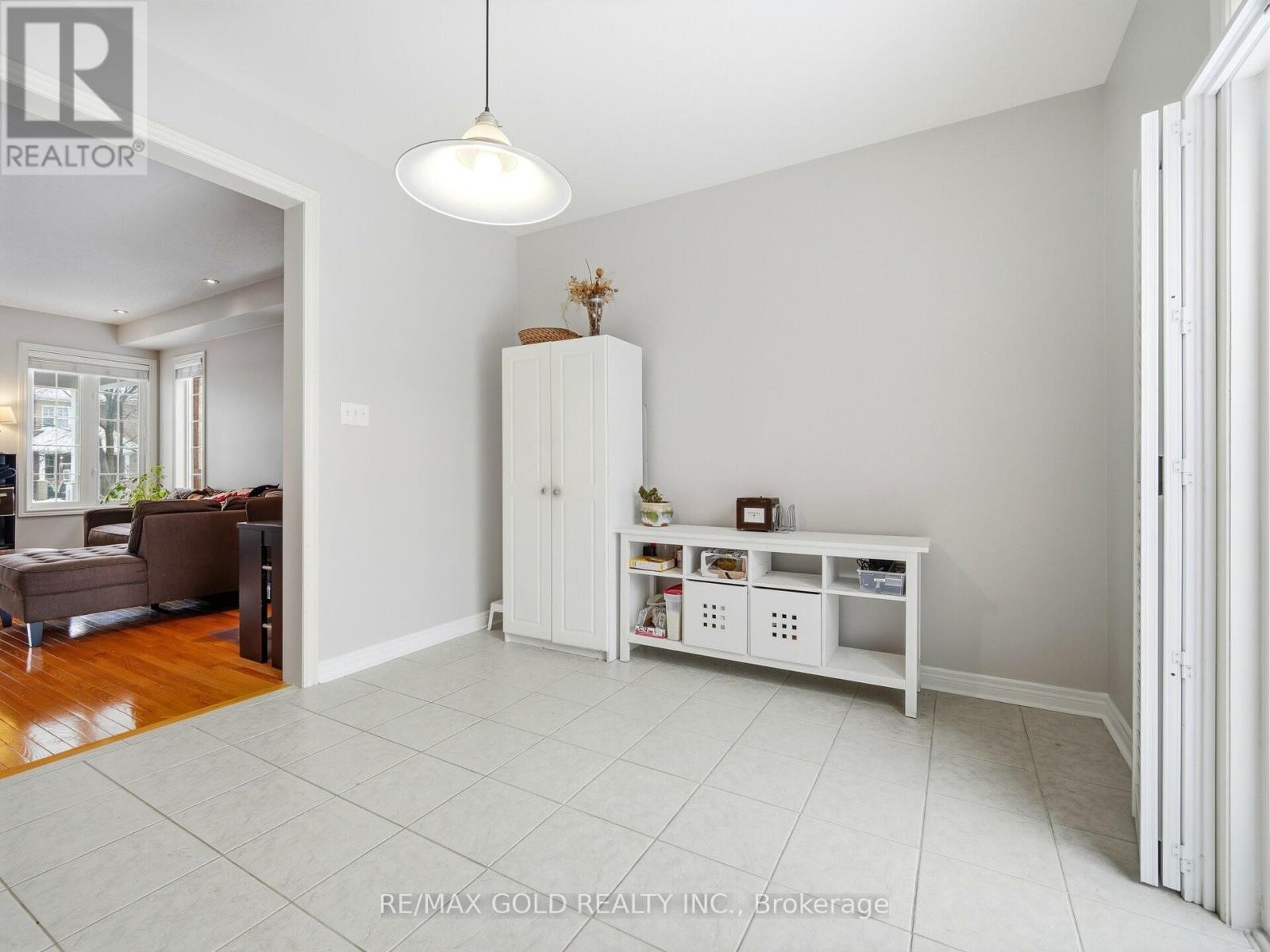 15 Prudhomme Drive, Brampton, Ontario  L6R 0H2 - Photo 5 - W12701462